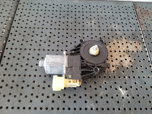 Motoras macara dreapta spate land rover range rover discovery 5 l462 0130822793 e840368007a