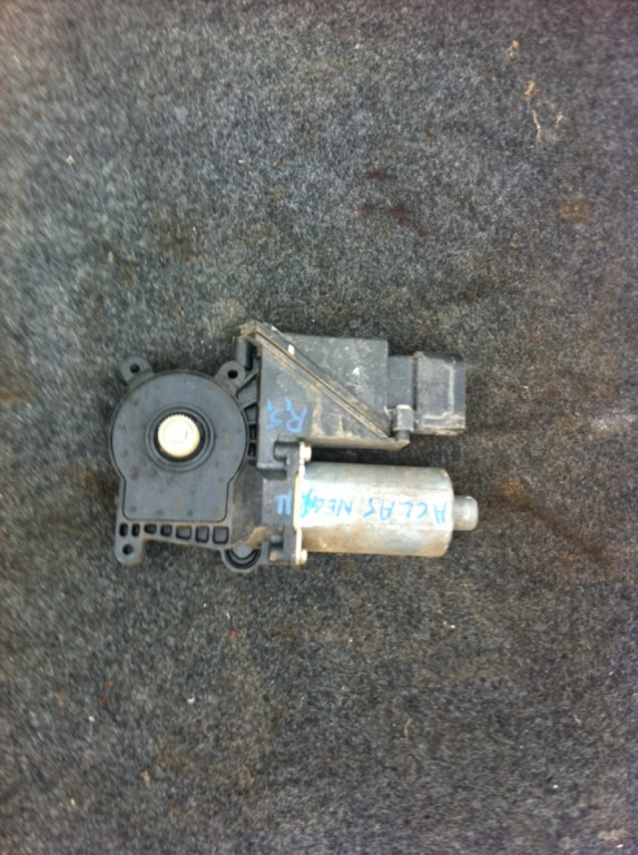 Motoras macara dreapta spate Mercedes-Benz A-Class W168 [1997 - 2001] Hatchback A 160 AT (102 hp)