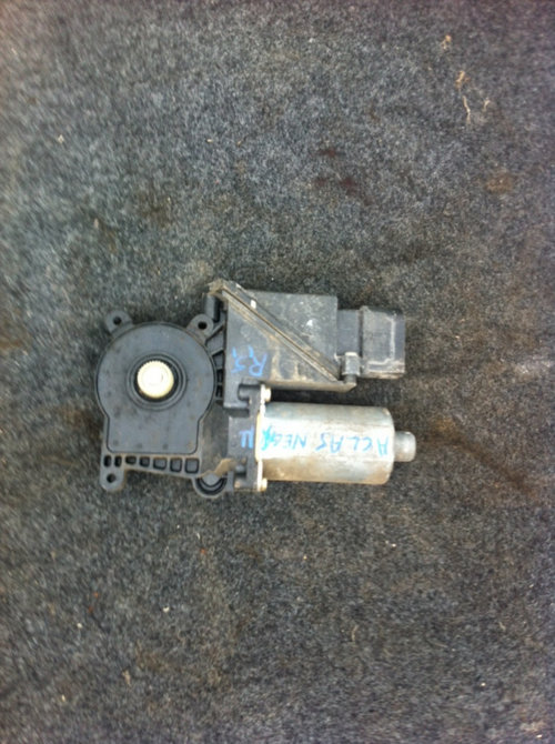 Motoras macara dreapta spate Mercedes-Benz A-Class W168 [1997 - 2001] Hatchback A 160 AT (102 hp)