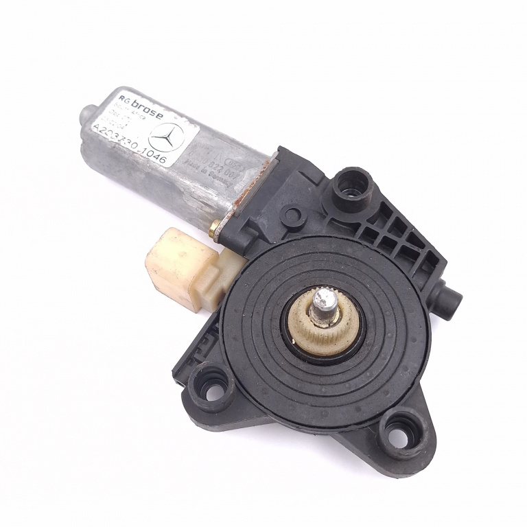 Motoras Macara Dreapta Spate Mercedes-Benz C-Class (W203) 2000-2007 A2037301046, 0130822007, A2038203042, 104047Xxx Brose