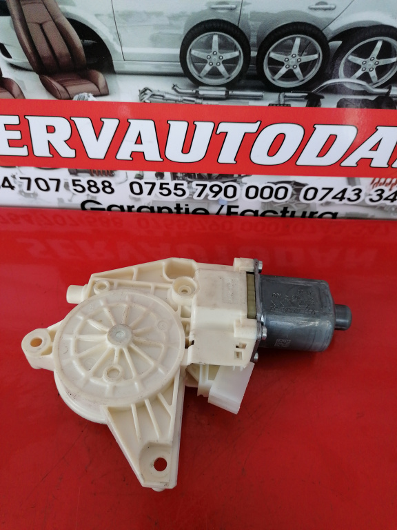 Motoras macara dreapta spate Mercedes-Benz E-Class (2010->) [A207] 2.2 Motorina 2010, A2048200642
