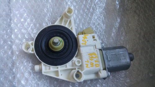 Motoras macara dreapta spate mercedes m-class ml 350 4matic w164 2011 0130822282 a2518200208