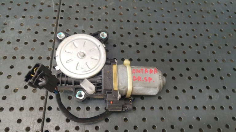 Motoras macara dreapta spate opel antara a l07 96672885