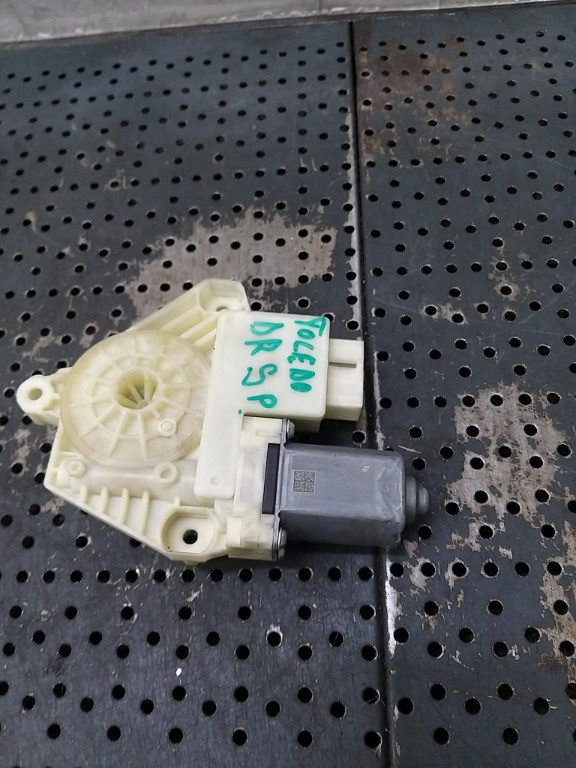 Motoras macara dreapta spate seat toledo 4 kg3 5ja959812g