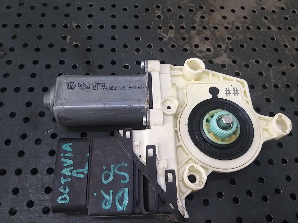 Motoras macara dreapta spate skoda octavia 2 1z 1k0959704b 996644101