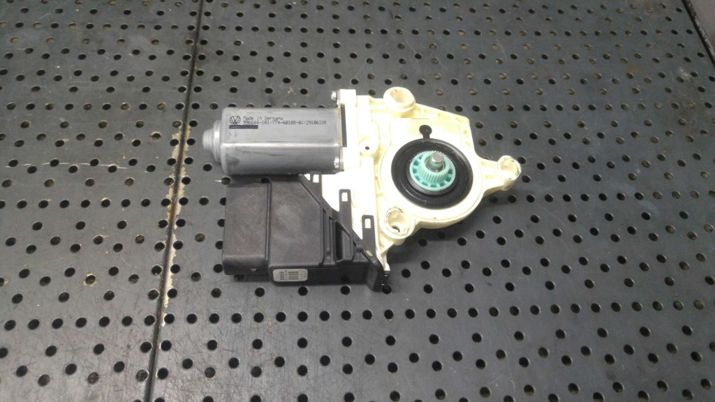 Motoras macara dreapta spate skoda octavia 2 1z 996644101