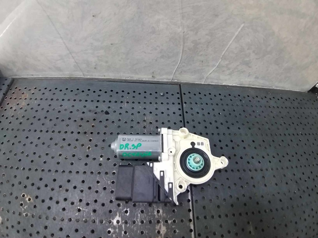 Motoras macara dreapta spate skoda octavia 2 1z 996644101 7746010501 993425100 05074685
