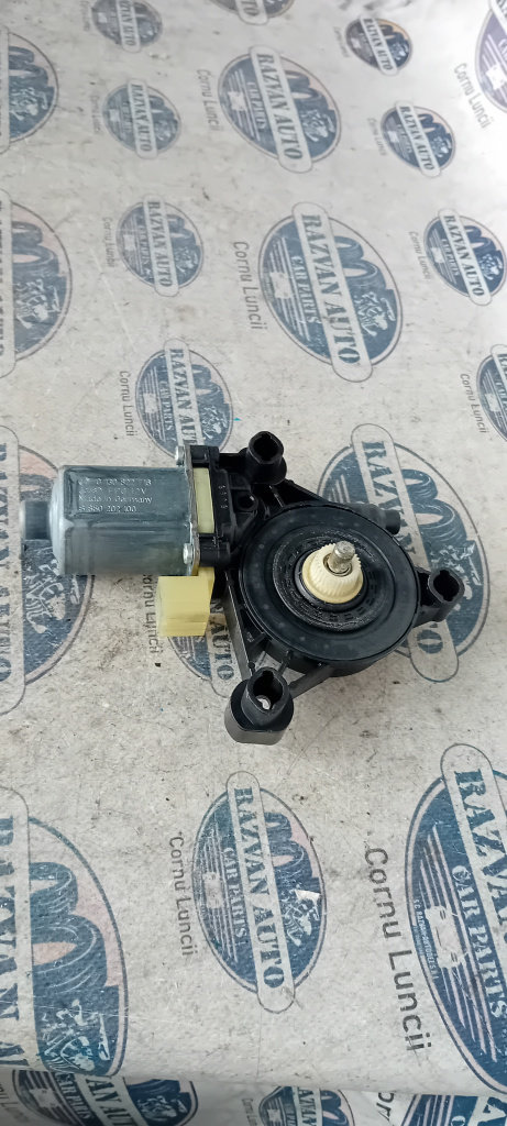Motoras macara dreapta spate Skoda Octavia 3 Break 2015, 5Q0959802B