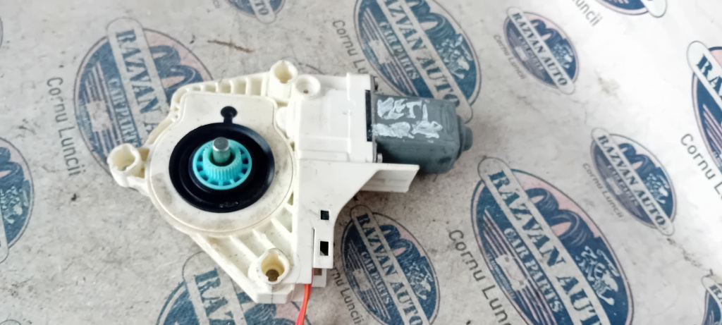 Motoras macara dreapta spate Skoda Yeti 2014, 5L0959812A