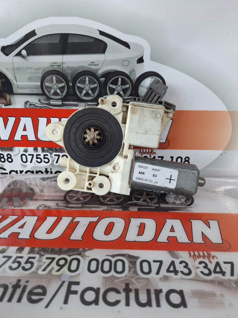 Motoras macara dreapta spate Toyota Avensis (2003-2008) T25 2.0 Motorina 2007, 69830-05100