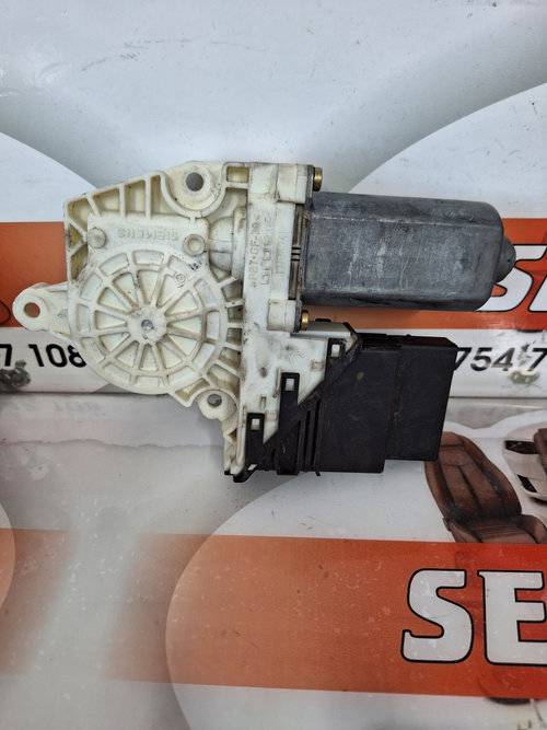 Motoras macara dreapta spate Volkswagen Golf 4 (1997-2005) 1.9 Motorina 2003