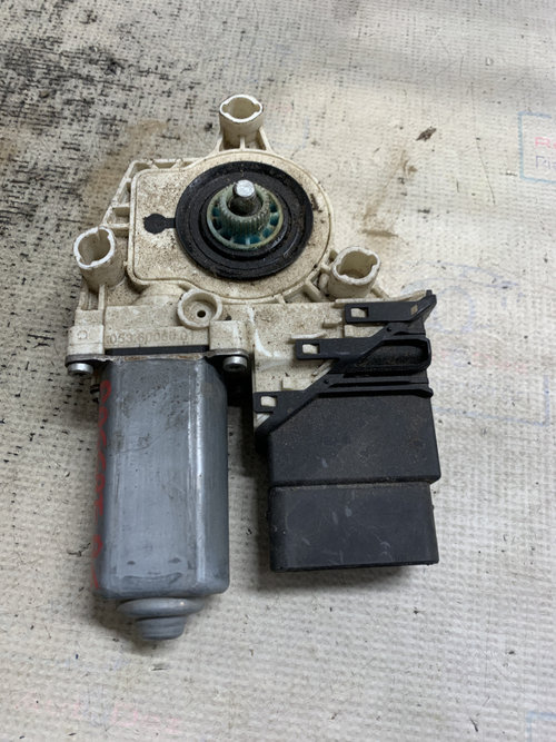 Motoras macara dreapta spate Volkswagen Passat B6 - Motorina 2006, -