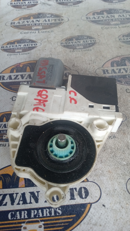 Motoras macara dreapta spate Volkswagen Passat CC 2013, 3C895970