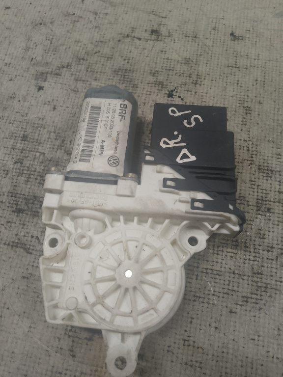 Motoras macara dreapta spate Volkswagen Touran 2007, 1K0959704B