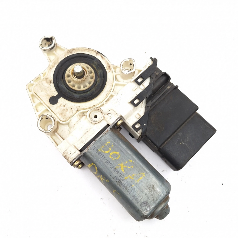Motoras Macara Dreapta,spate VW BORA (1J) 1998 - 2005 9776105407301, F005S00060, 7746002301, 9776-105407-301, F005S000060, 101388102, 11104631, 0536006001