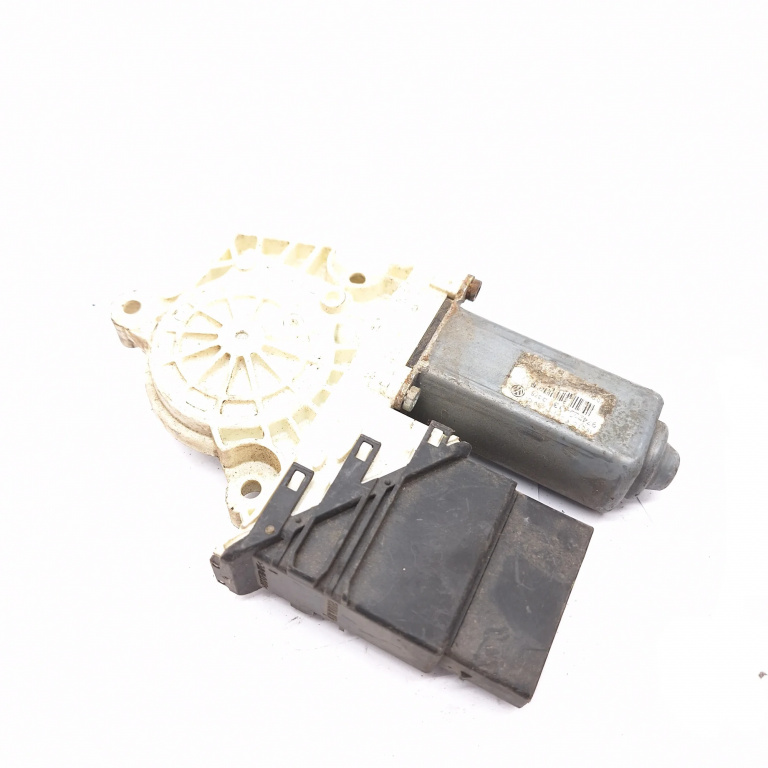 Motoras Macara Dreapta Spate Vw Golf 5 2003-2009 1K0959704P, 973622106, 0536006001, 053.60060.01, 7746019700, 119434, 974228113, 960092100,   Siemens,Brose