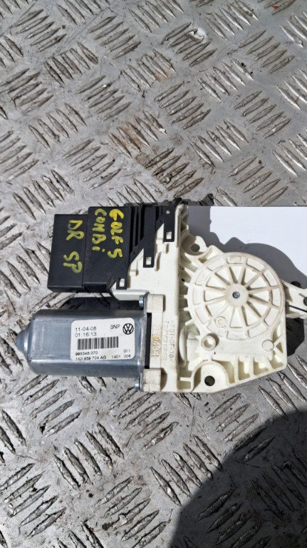 Motoras macara dreapta spate VW Golf 5 combi an 2009 cod 1K0959704AG / 973622-107
