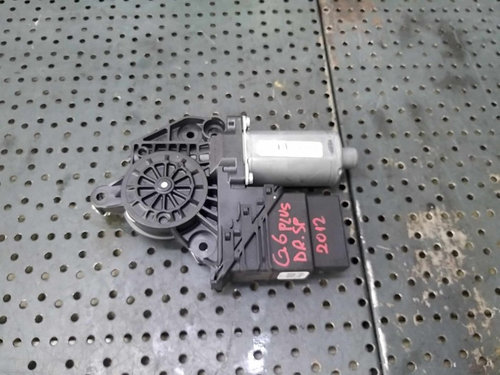Motoras macara dreapta spate vw golf 6 plus 5k0959794 0130821430 5m0839402f 5k0959704e