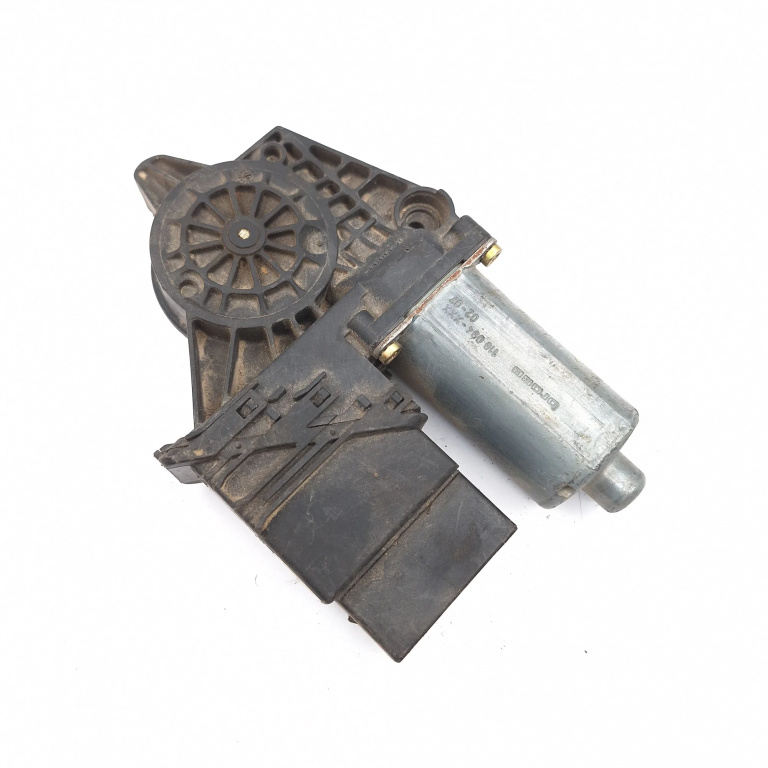 Motoras Macara Dreapta Spate Vw Passat B5, B5.5 1996-2005 0130821696, 105407301, 05074285, 105407-301, Hw04S0004100702, 031344, 119094Xxx Bosch