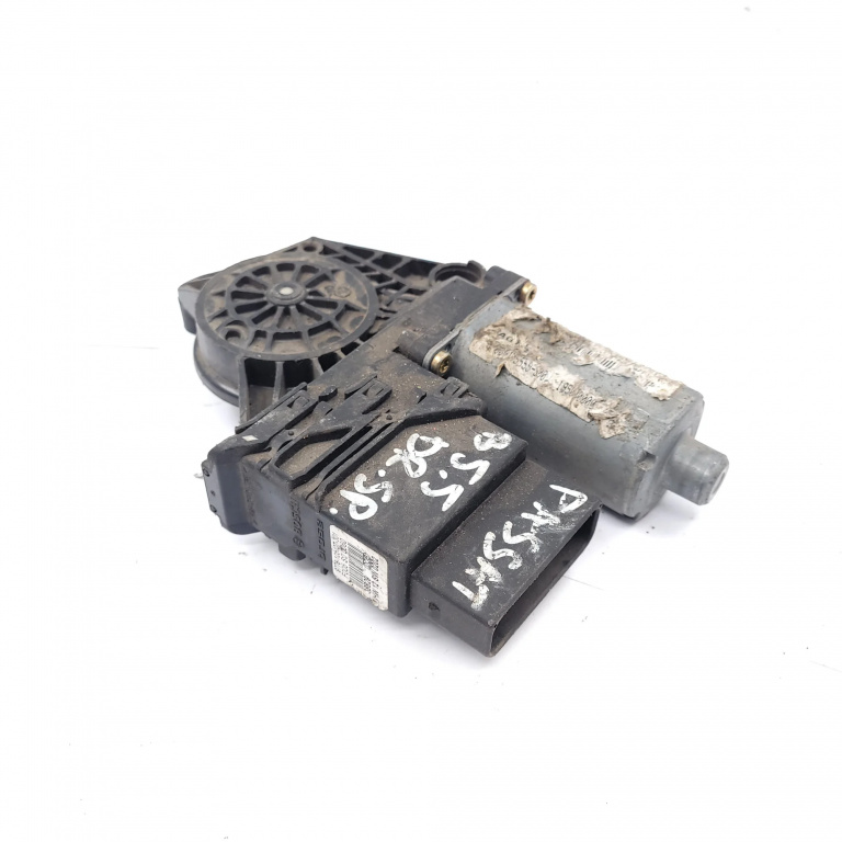 Motoras Macara Dreapta,spate VW PASSAT B5, B5.5 1996 - 2005 9776105407301, F005S00060, 38829906, 0130821696