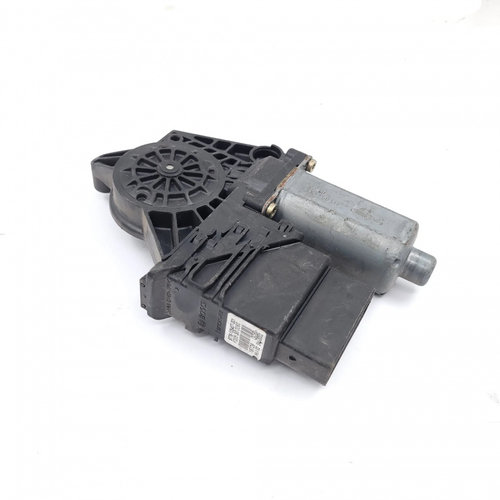 Motoras Macara Dreapta Spate Vw Passat B5, B5.5 1996-2005 9776105407301, F005S00060, 18729906, 11909...