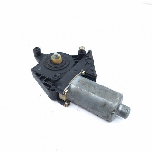 Motoras Macara Dreapta,spate VW PASSAT B5, B5.5 1996 - 2005 0130821696, 119094XXX, 0-130-821-696
