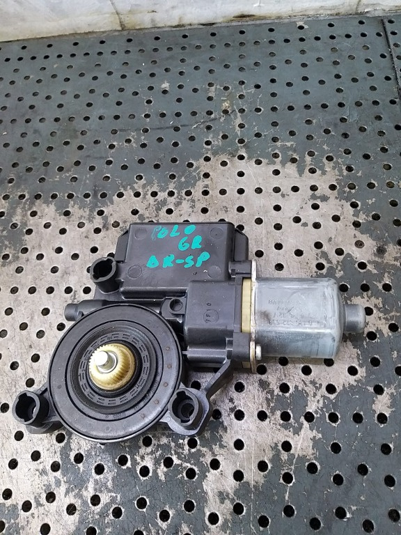 Motoras macara dreapta spate vw polo 6r 0130822533 6r0959812f