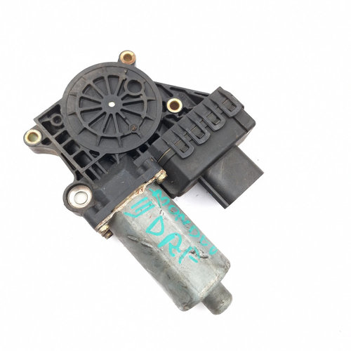 Motoras Macara Fata,dreapta Ford MONDEO Mk 3 2000 - 2007 0130821771, 2700011331