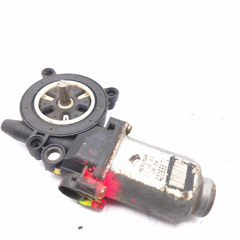 Motoras Macara Fata,dreapta Nissan ALMERA TINO (V10) 2000 - 2006 400698T1