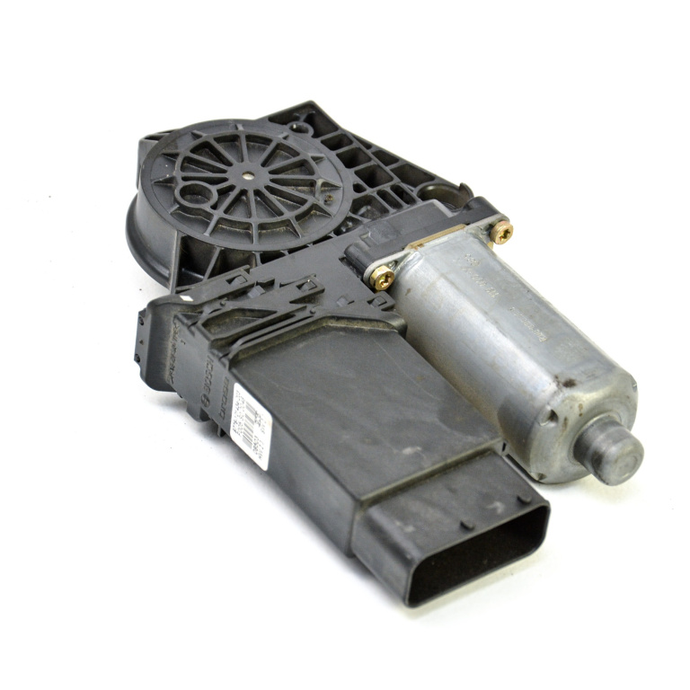 Motoras Macara Fata,dreapta VW PASSAT B5, B5.5 1996 - 2005 3B4837725GJ, 3B4 837 725 GJ, 9776101434203, 9776-101434-203, 0 130 821 694, 0130821694