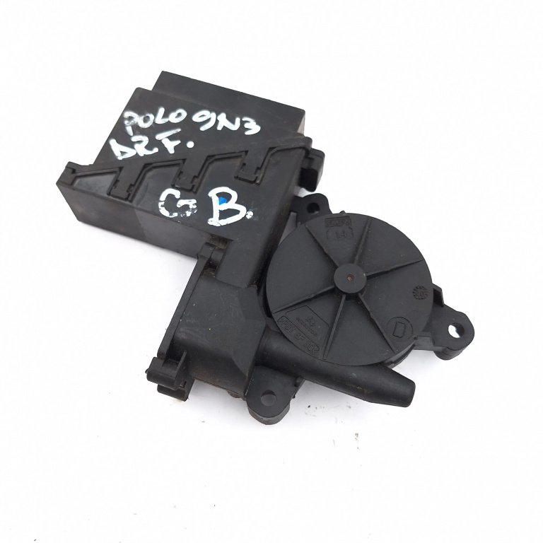 Motoras Macara Fata,dreapta VW POLO (9N, 9N3) 2002 - 2010