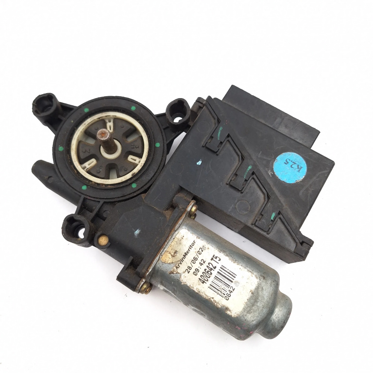 Motoras Macara Fata,dreapta VW POLO (9N, 9N3) 2002 - 2010 400642T5