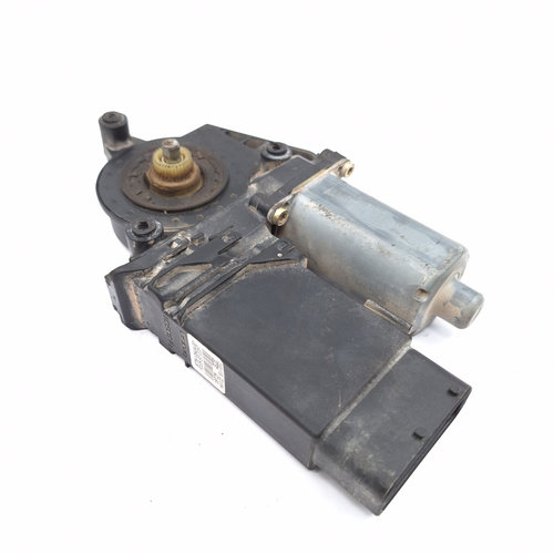 Motoras Macara Fata,stanga VW PASSAT B5, B5.5 1996 - 2005 0130821694, 0 130 821 694, F005S00057, F00...