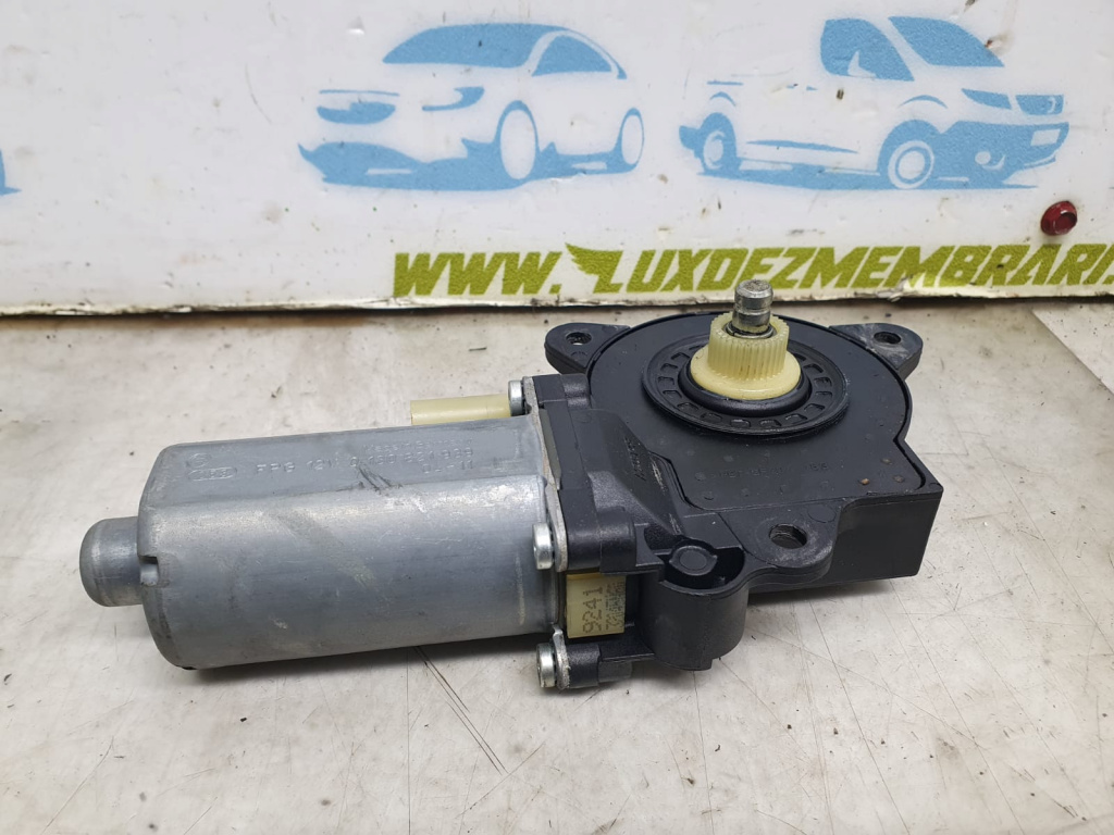 Motoras macara geam dreapta fata 0130821939 Ford Fiesta 5 [2001 - 2007] 1.6 tdci HHDA
