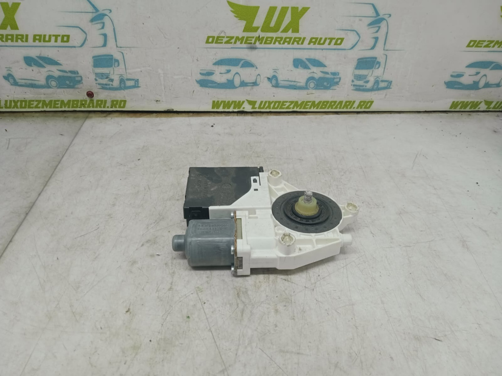 Motoras macara geam dreapta fata 0130822229 Volkswagen VW Golf 5 [2003 - 2009]