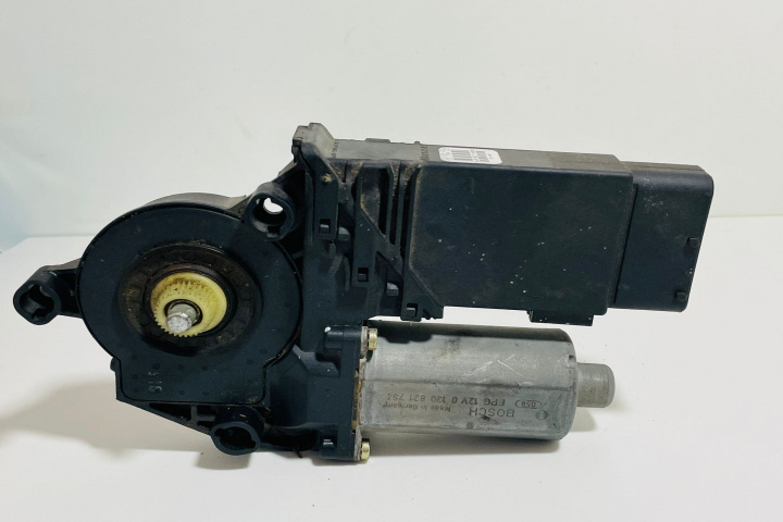 Motoras macara geam dreapta fata 101434203 / 0130821754 Mercedes-Benz E-Class W210 [1995 - 1999]