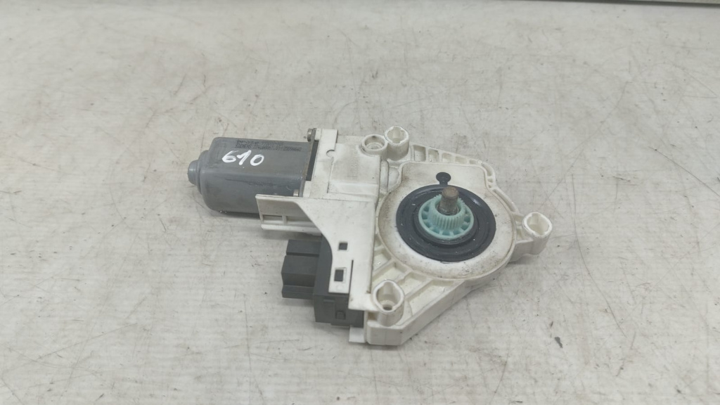 Motoras macara geam dreapta fata 1101997008 Audi A6 4F/C6 [2004 - 2008]