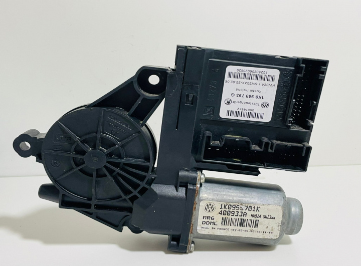 Motoras macara geam dreapta fata 1K0955701K / 1K0959793G / 400933A Volkswagen VW Golf 5 [2003 - 2009]