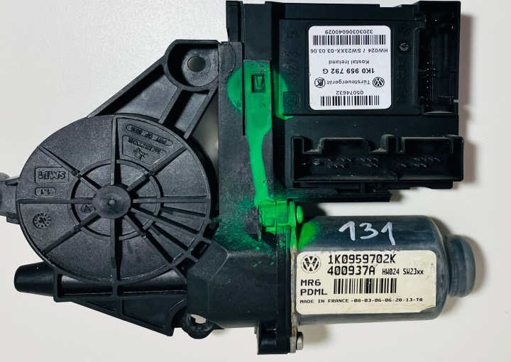 Motoras macara geam dreapta fata 1K0959702K Volkswagen VW Golf 5 [2003 - 2009]