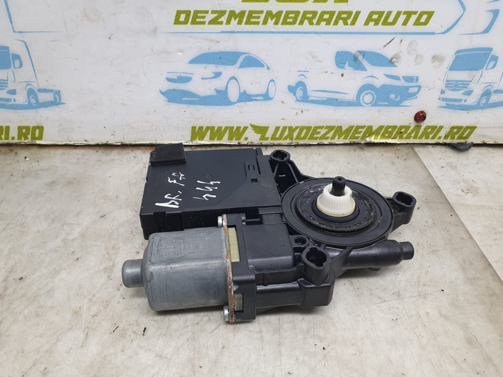 Motoras macara geam dreapta fata 3c0959702 Volkswagen VW Passat B6 [2005 - 2010] 2.0 TDI 4MOTION CBBB
