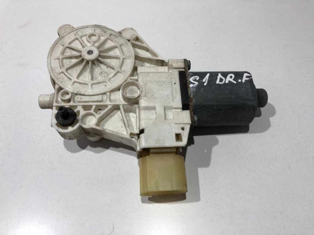 Motoras macara geam dreapta fata 6927028 BMW Seria 3 E90 [2004 - 2010]