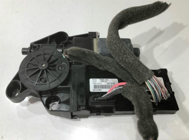Motoras macara geam dreapta fata 807300621r Renault Scenic 3 [2009 - 2012]
