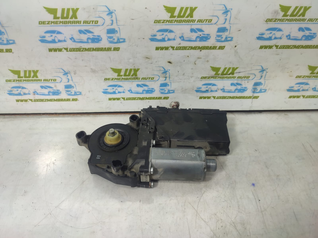Motoras macara geam dreapta fata 8e1959802g Seat Exeo [2009 - 2012]