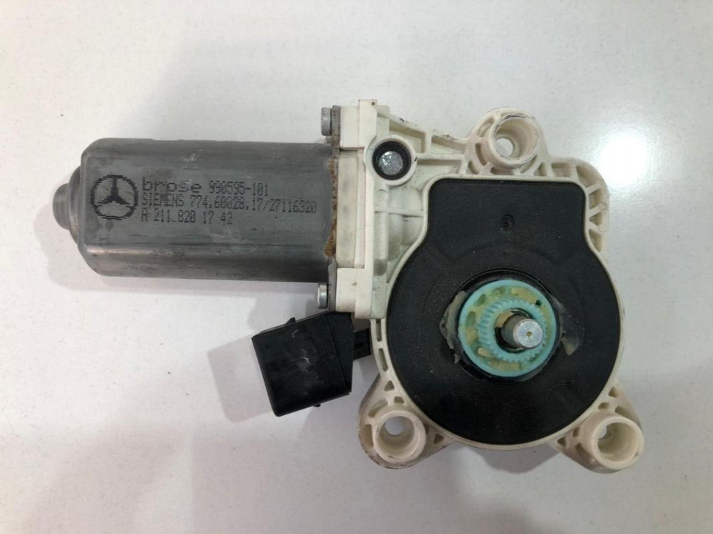 Motoras macara geam dreapta fata a2118201742 Mercedes-Benz E-Class W211 [2002 - 2006]