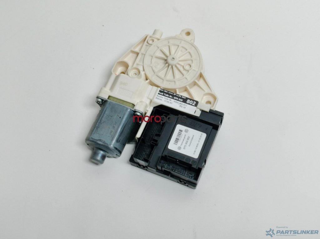 Motoras macara geam dreapta fata AUDI A3 II (8P1) [ 2003 - 2013 ] 1.6 (BGU, BSE, BSF) 75KW|102HP VAG OEM 8P0959802