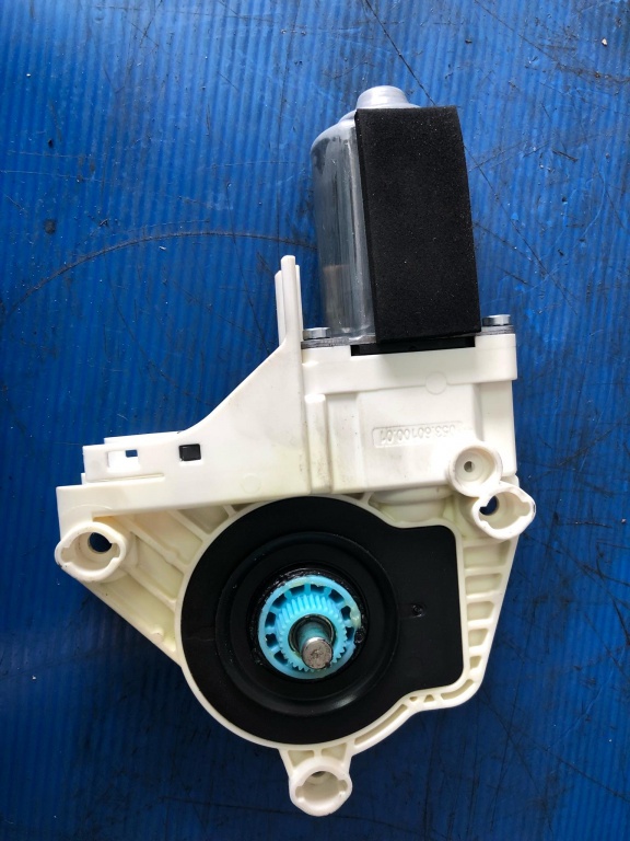 Motoras macara geam dreapta fata audi a4 b8 8k0959802a