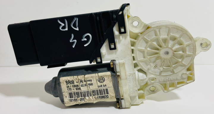 Motoras macara geam dreapta fata Bosch 9776101434203 Volkswagen VW Passat B5 [1996 - 2000]
