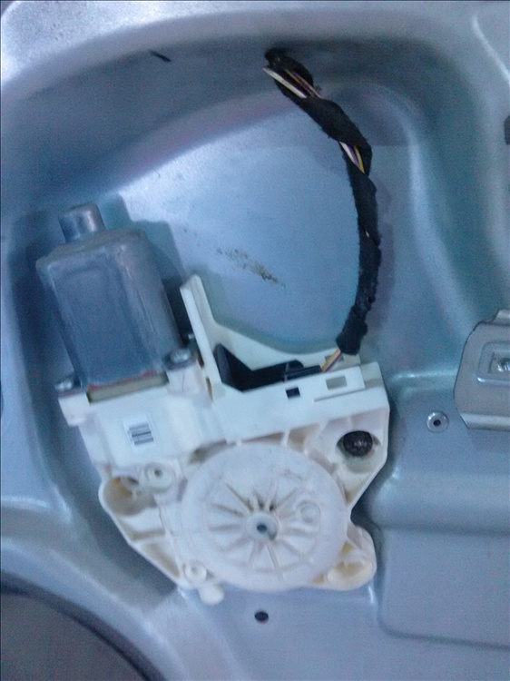 Motoras macara geam dreapta fata Ford Focus 2 sedan