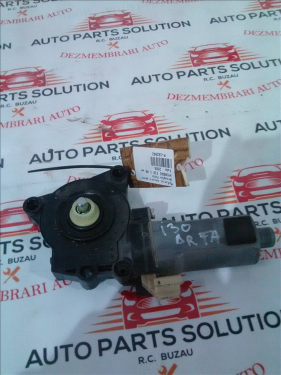 Motoras macara geam dreapta fata HYUNDAI I30 1.4B an fabr. 2008