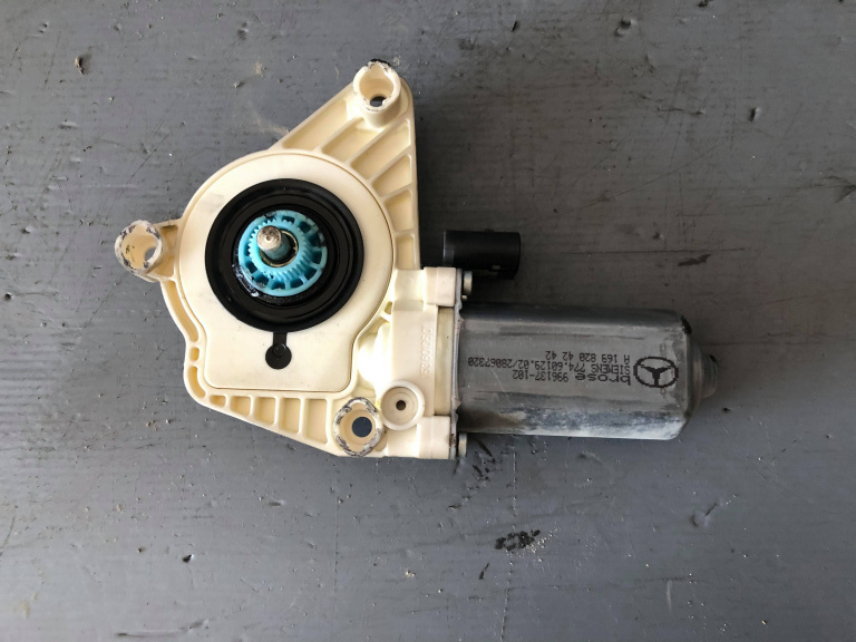 Motoras macara geam dreapta fata mercedes a-class w169 a1698204242